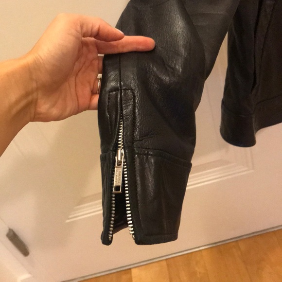 Banana Republic leather jacket - Picture 3 of 4